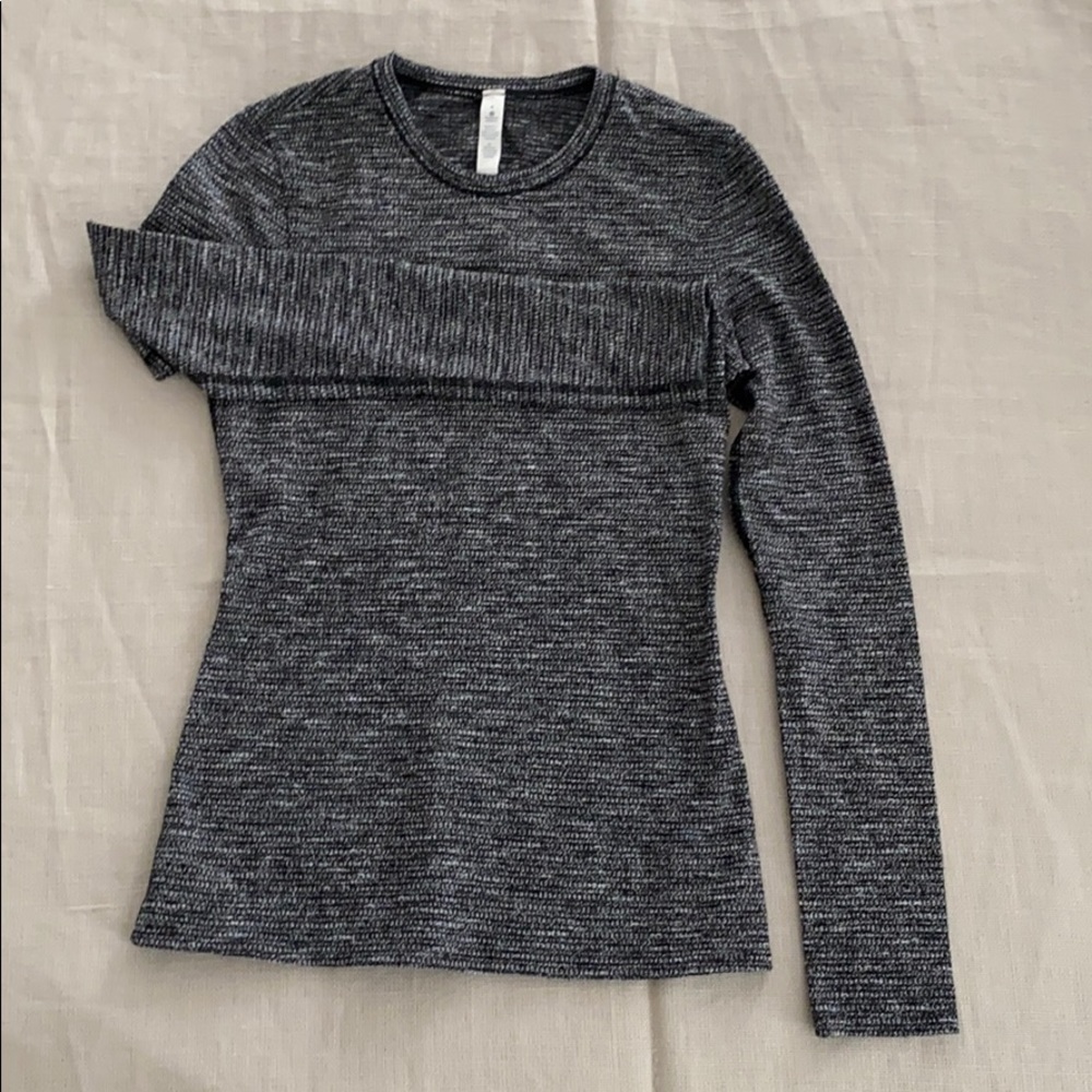 Lululemon Women’s black & white long sleeve top